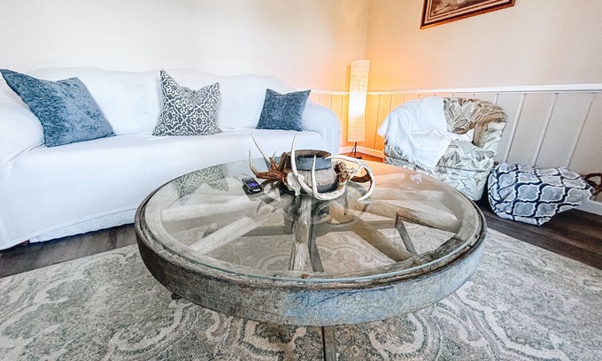 Clopton House | Hunting Lodging close to your Lease