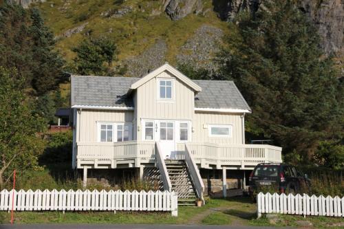 Ramberg House | Hus på vakre Ramberg fra 1904