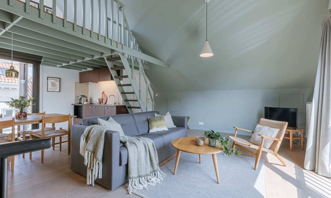 Historical Center Bruges Apartment | Huswell - Bonrepo Room 105