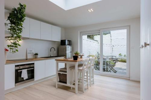Rooigem Apartment | Huswell - Charming townhouse in Ghent perfect for