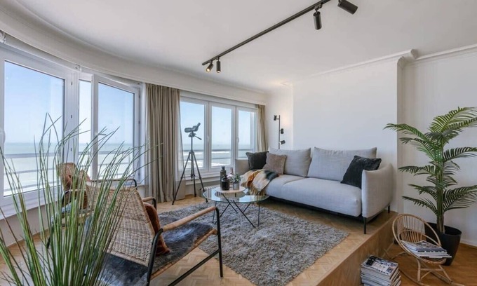 Ostend City Centre Apartment | Huswell - Frontal seaview apartment in Ostend