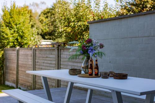Ypres House | Huswell - House Tilo: A blend of heritage, scenery, and comfort for 8 Guests