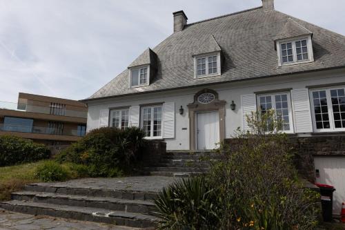 Oostduinkerke-Bad Villa | Huswell - Luxurious Villa with Stunning Views!