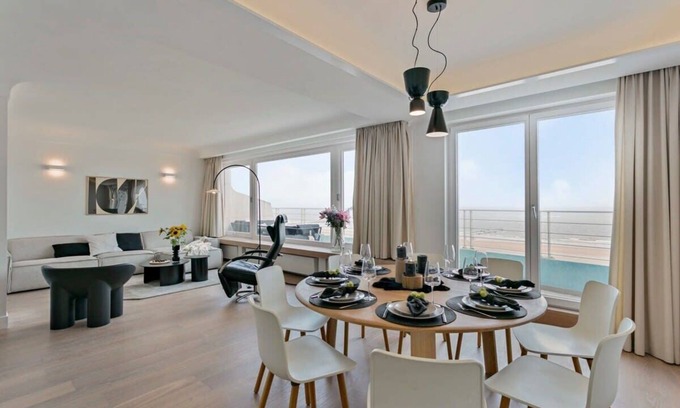 Het Zoute Apartment | Huswell - Panoramic seaview apartment in 't Zoute