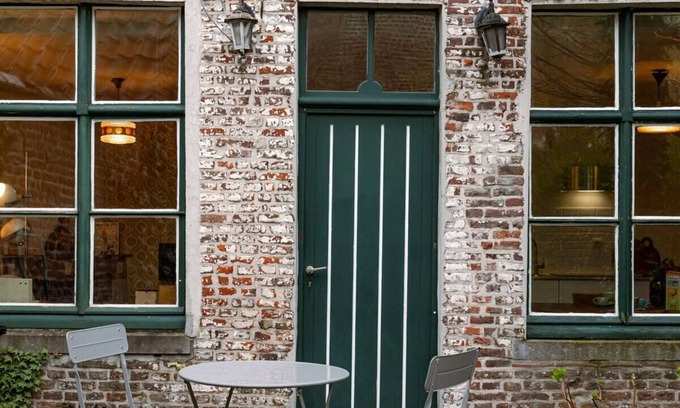 Heilig Kerst Apartment | Huswell - Retro apartment with cozy city garden