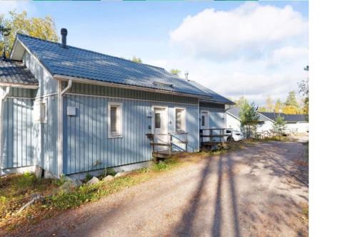 Royla Apartment | Huvila saunalla ja paljulla Korpilammen rannalla