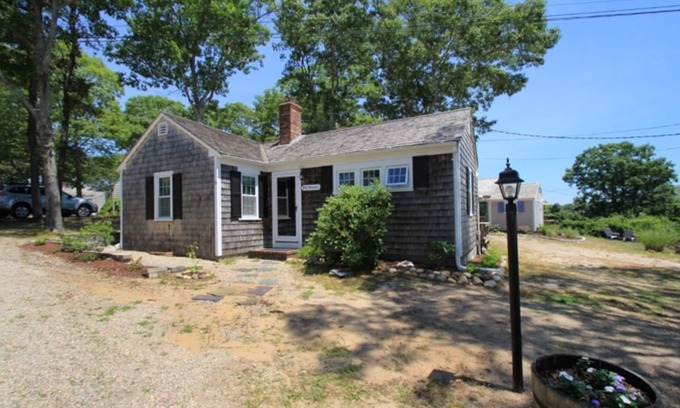 Hyannis Port Cottage | Hyannis Port Seaside Cottage for the Price of a Hotel Room !