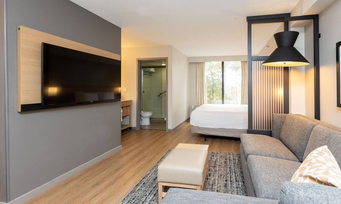 Roanoke Hotel | Hyatt Place Roanoke Airport/Valley View Mall