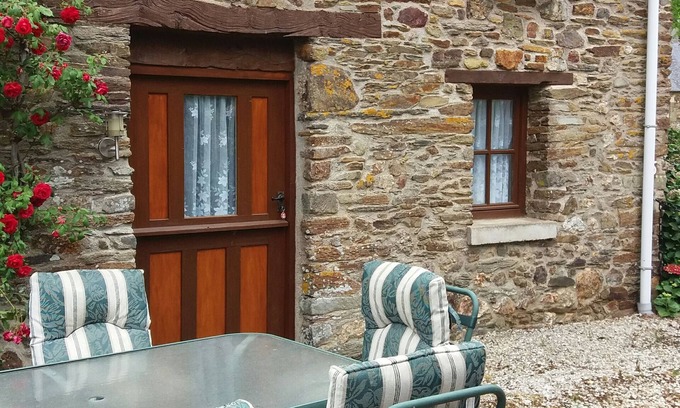 Saint-Connec Cottage | Hydrangea gite one of 5 properties