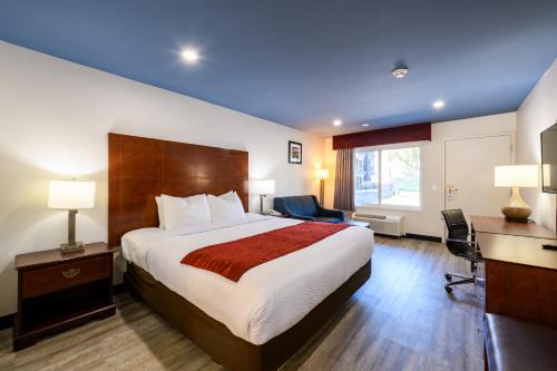 Lamanda Park Hotel | Hyland Inn near Pasadena Civic Center
