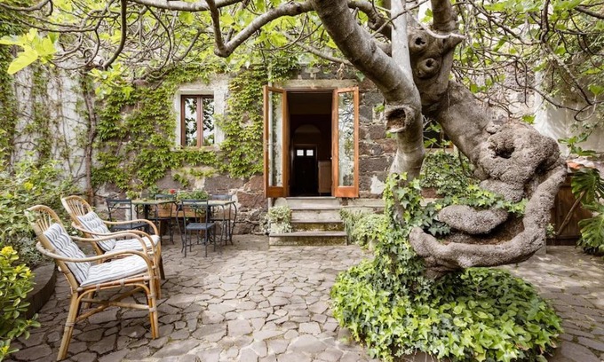 Paulilatino House | I gerani rossi