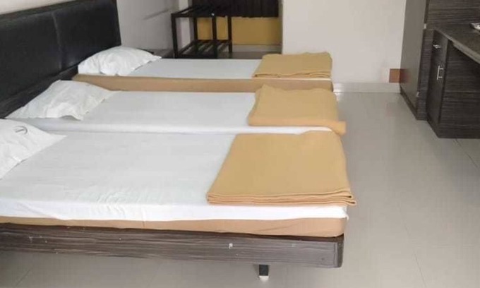 Bellary Hotel | i-ROOMZ Hoysala Residency