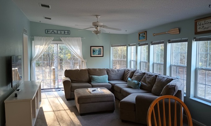 Branford House | Ichetucknee & Ginnie Springs, Sante Fe & Suwanee Rivers & Divers Woods Retreat