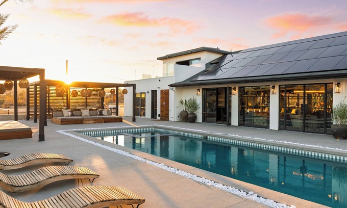 Joshua Tree House | Iconic 6BR Desert Retreat w/Pool, Pickleball & Fire Pit | Joshua Tree Mansion