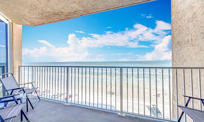 Horton Shores Condo | Ideal Family Friendly Beach Vacay. Beachfront & Steps to Flagler Ave