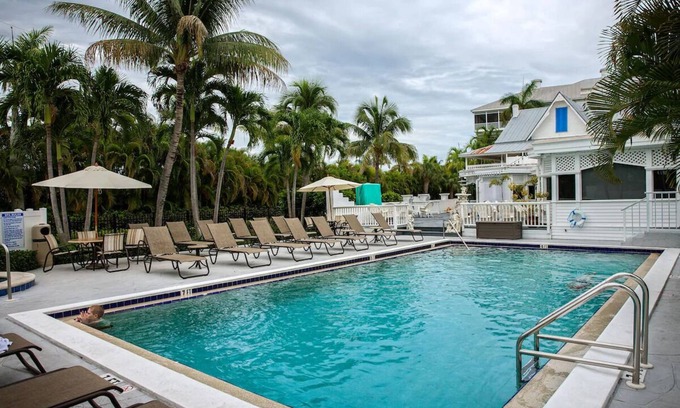 Marco Island Hotel | Ideal Family Suite, Olde Marco Classic 2BR w/Full Kitchen & Porch