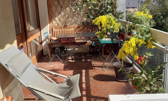 Le Tholonet Apartment | Ideal festivaliers, 110m2, downtown, large garden terrace, to the south