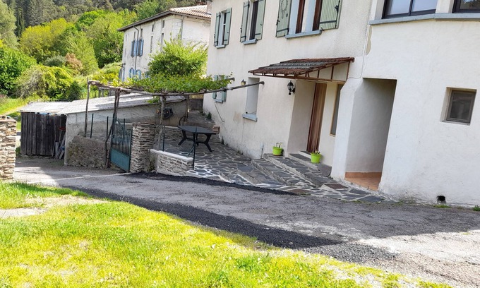 Saumane Apartment | Ideal for a family of 5.