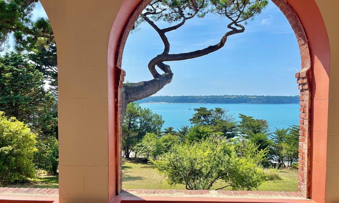Saint-Jacut-de-la-Mer Villa | Ideal for 2 families, large charming house, sea view, direct access to the beach