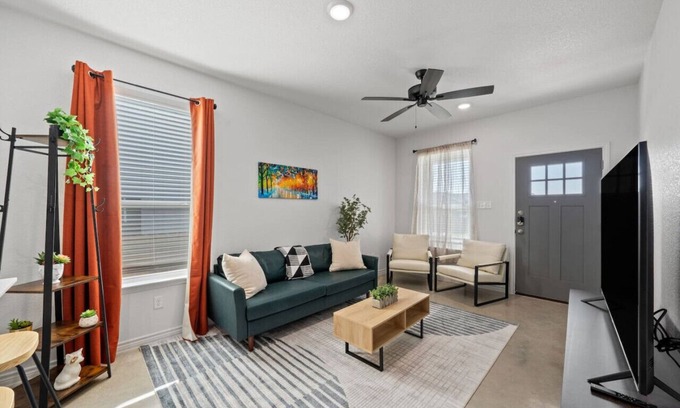 Temple House | Ideal for long-term stays-available for 14 days and Beyond.