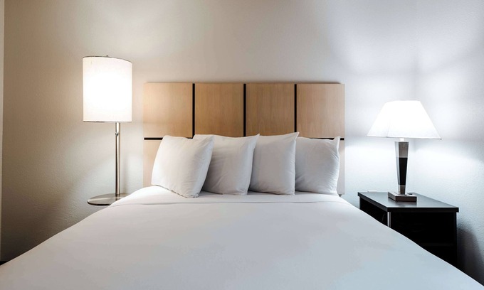 Fossil Creek Hotel | Ideal for Nature Lovers! 2 Pet-friendly Units, Near Fort Worth Botanic Garden!