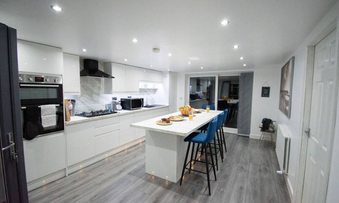Baxenden House | Ideal Home Away in Accrington