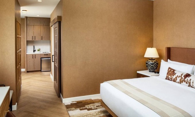 Fitzsimons Hotel | Ideal Mix of Comfort and Value! 3 Pet-Friendly Units, Near Aurora Reservoir