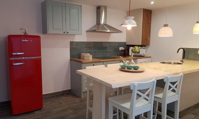 Llanca Apartment | Ideal parelles aptm amb encant estil Mediterrani i tranquil a Llançà