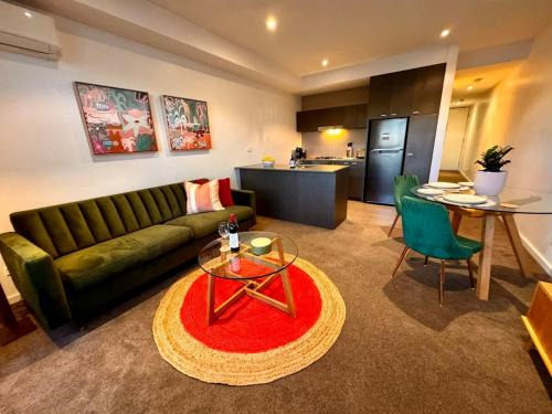 Prahran Apartment | Ideal Quiet 1BR Prahran Apt Near Cafes Transport