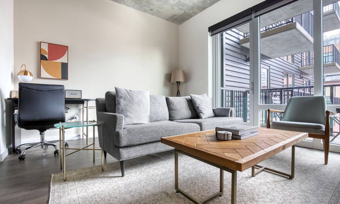 Killgubbin Apartment | Ideal River North 1BR w/River North 1BR w/Pool, nr Riverwalk & L, by Blueground