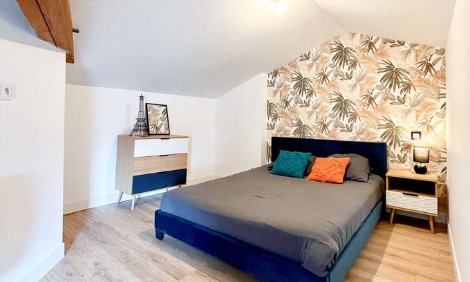 La Verrie Apartment | Ideal T3 Duplex Plein Centre - 8 min du Puy du Fou