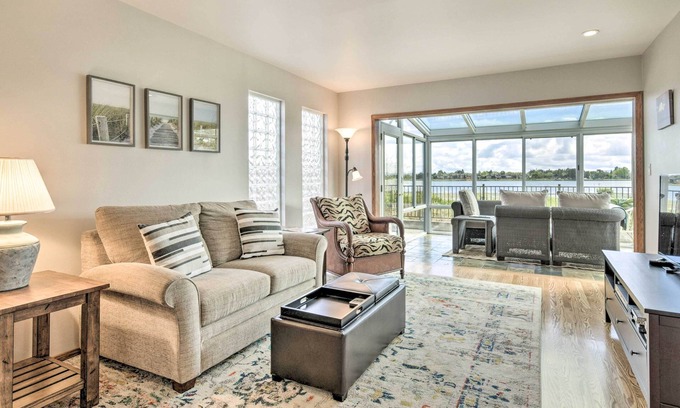 East End House | Ideally Located San Francisco Bay Home w/Sunroom!