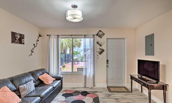 Riviera Beach Apartment | Ideally Located West Palm Beach Apartment!