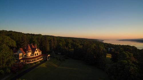 Watkins Glen Bed & Breakfast | Idlwilde Inn