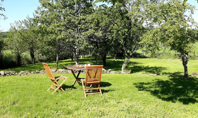 Chateauponsac House | Idyllic 2 bedroom stone house in Limousin hamlet 5 minutes from Chateauponsac