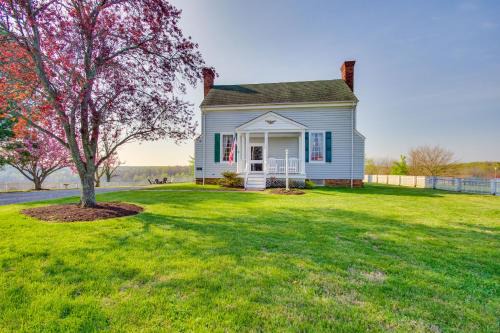 Appomattox House | Idyllic Appomattox Home with Porch and Rocking Chairs!