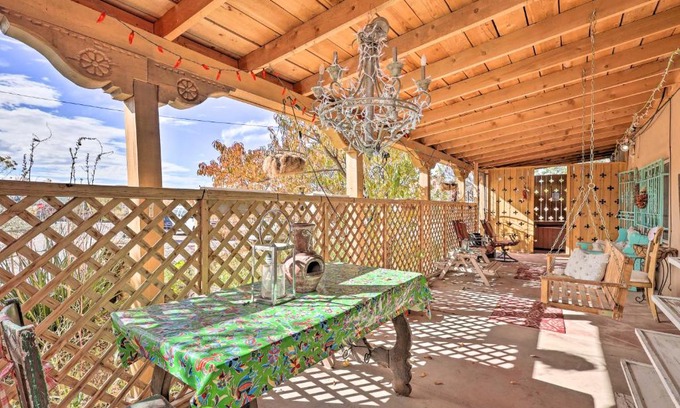Santa Cruz House | Idyllic Española Casita with Charcoal Grill