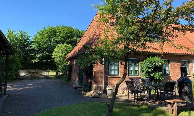 Barkelsby House | Idyllic farm cottage only 600 m from the Baltic Sea, natural beach, no car traffic