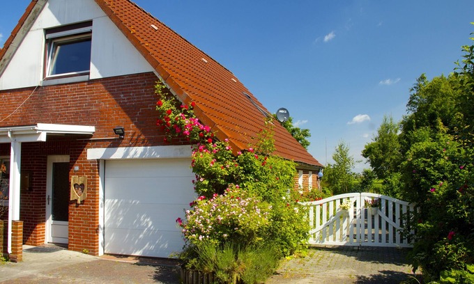 Jemgum House | "Idyllic house on the Wadden Sea - peace, nature & adventure for 2- and 4-legged friends"