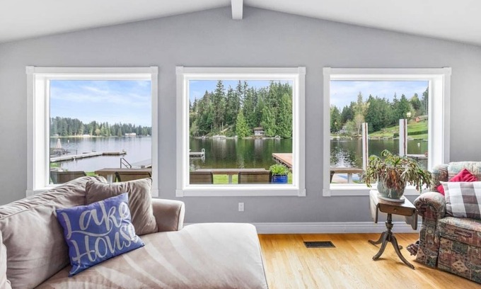 Three Lakes House | Idyllic Lakeside Getaway - Hidden Gem.
