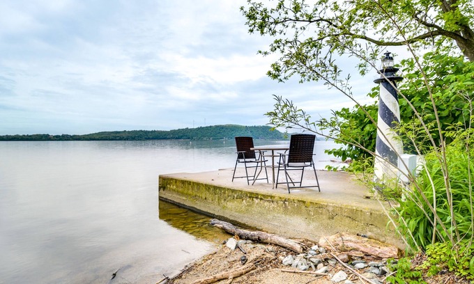 Wrightsville House | Idyllic Susquehanna River Escape: Pets Welcome!