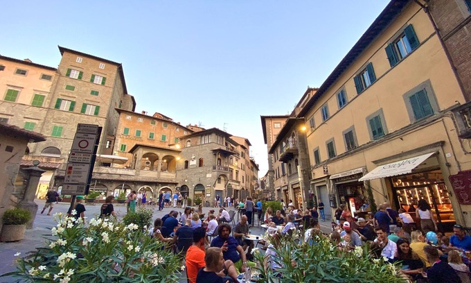Cortona Villa | Idyllic Tuscan Farmhouse Near Cortona, Italy With Private Pool & Wifi
