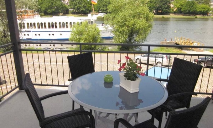 Bernkastel Apartment | "Idyllic vacation apartment directly on the banks of the Moselle in Bernkastel-Kues!"