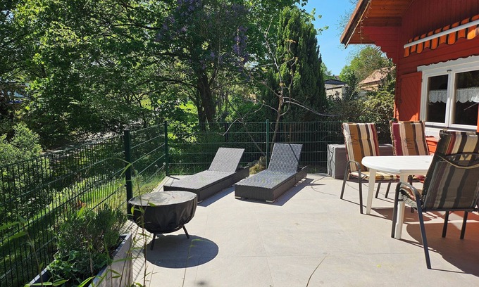 Muritz House | Idyllic vacation home 200 m from Schwarzer See lake with large terrace - pure nature