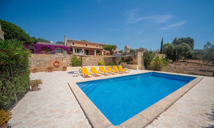 Felanitx House | Idyllic villa with terrace and pool — Villa Sa Clota Nova