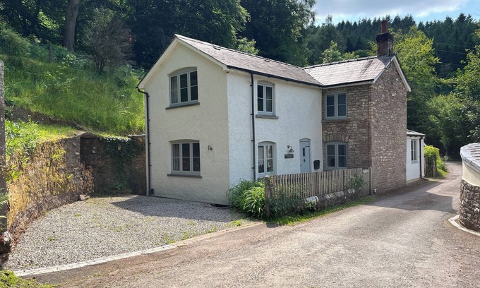 Blakeney House | Idyllic Woodland Retreat with Views - Forest of Dean