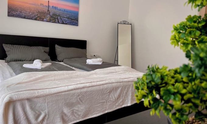 Arzbach Apartment | Idyllische Ferienwohnung mit Balkon & Ausblick