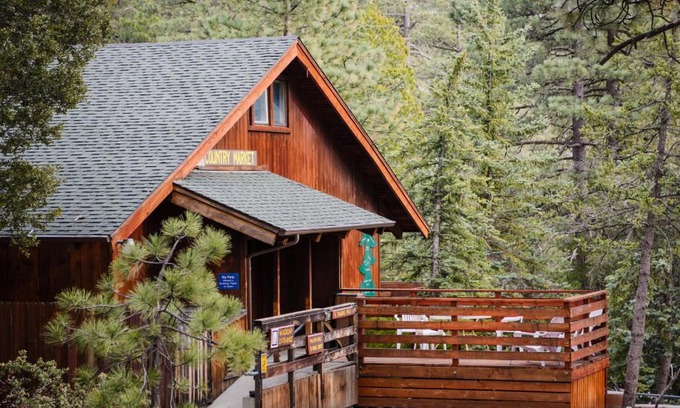 Pine Cove Resort | Idyllwild Camping Resort Cottage