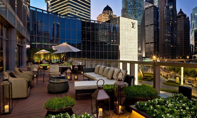 Downtown Shanghai Apartment | IFC Residence