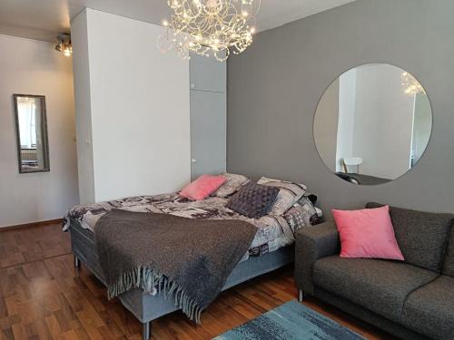 Ylamylly Apartment | Ihana yksiö joen ja torin lähellä